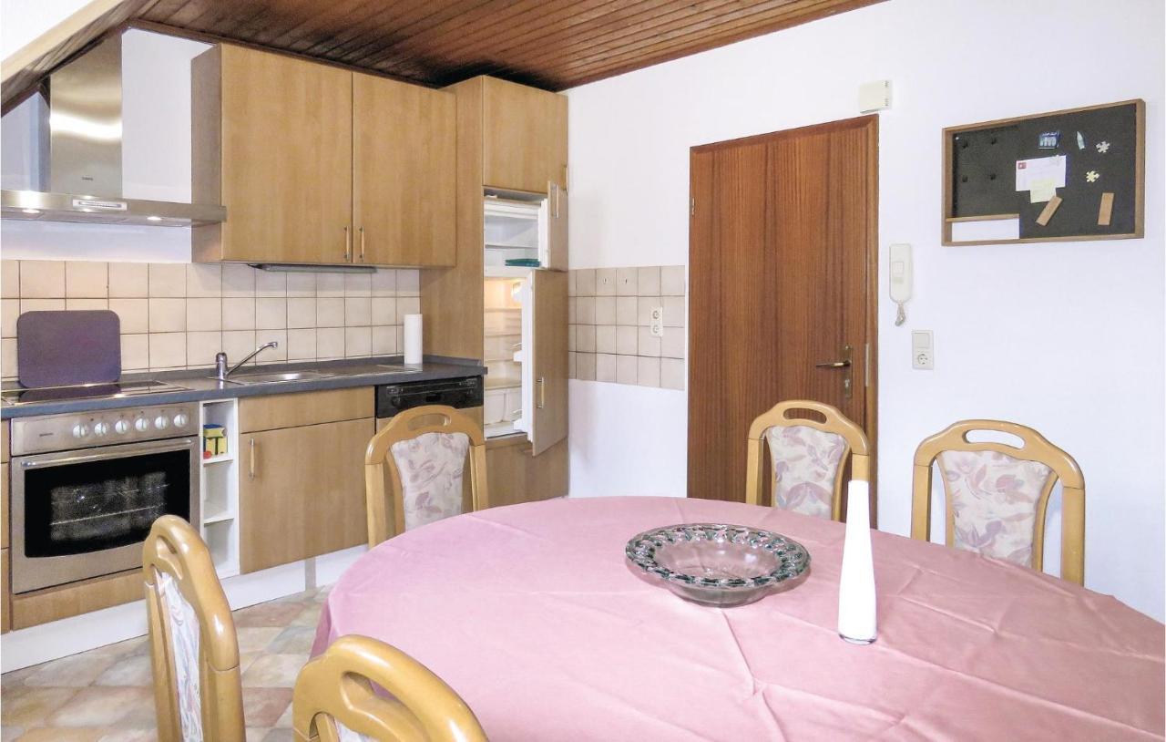 Gorgeous Apartment In Lahnstein With Kitchen Luaran gambar