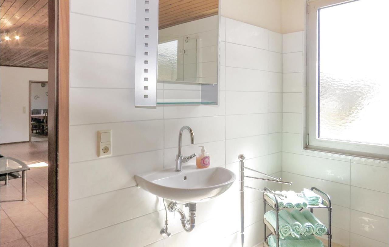 Gorgeous Apartment In Lahnstein With Kitchen Luaran gambar